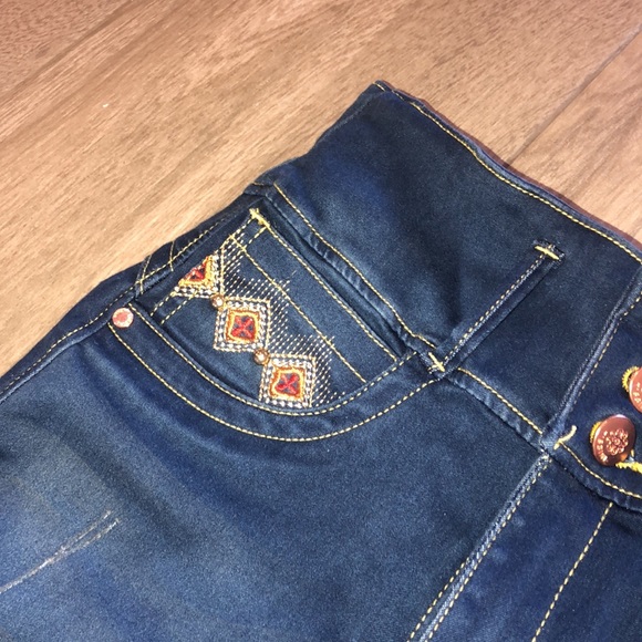 Tissini Jeans 👖 - Picture 3 of 4